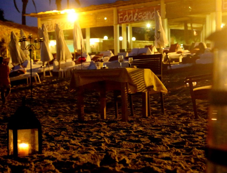 Romantic Dinner at Edde Sands